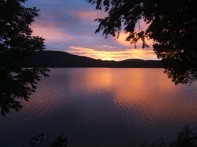 Lake Willoughby Beach Cottage Vacation Rental in Westmore, VT